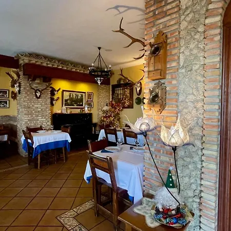 La Mercedes Country house *