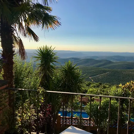 La Mercedes Country house